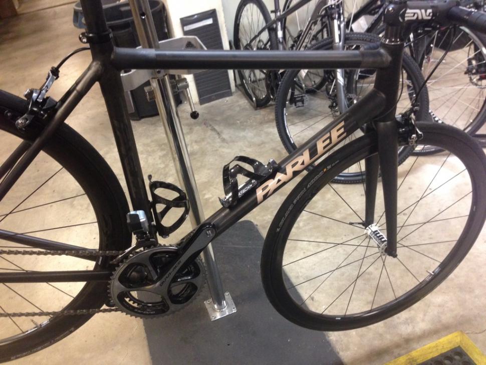 Lance Armstrong tweets about his new bike and it s not a Trek